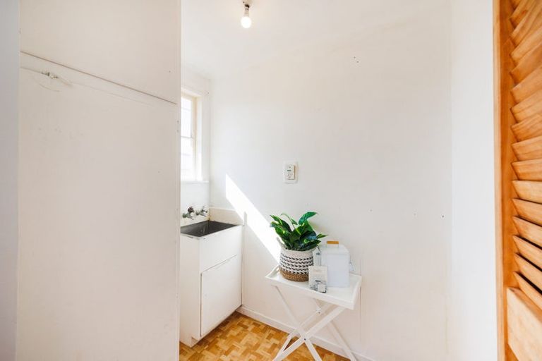 Photo of property in 20 Pinedale Parade, Milson, Palmerston North, 4414