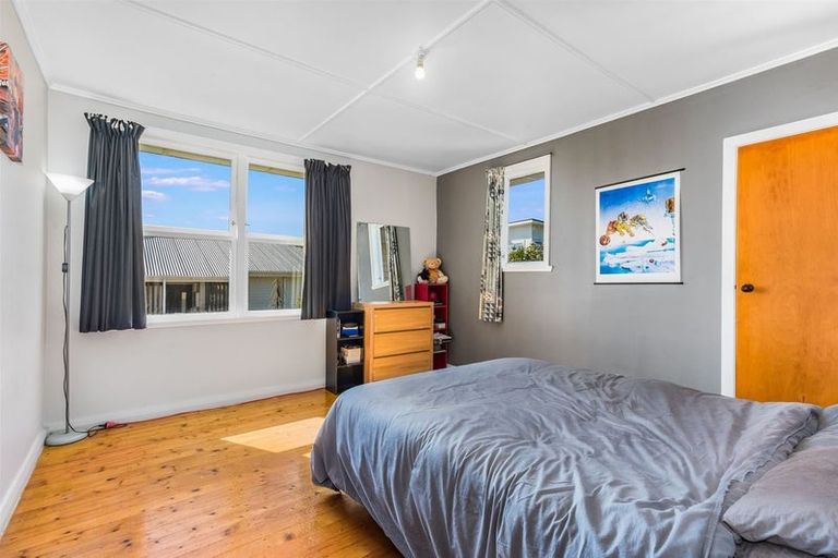 Photo of property in 67 Pikarere Street, Titahi Bay, Porirua, 5022