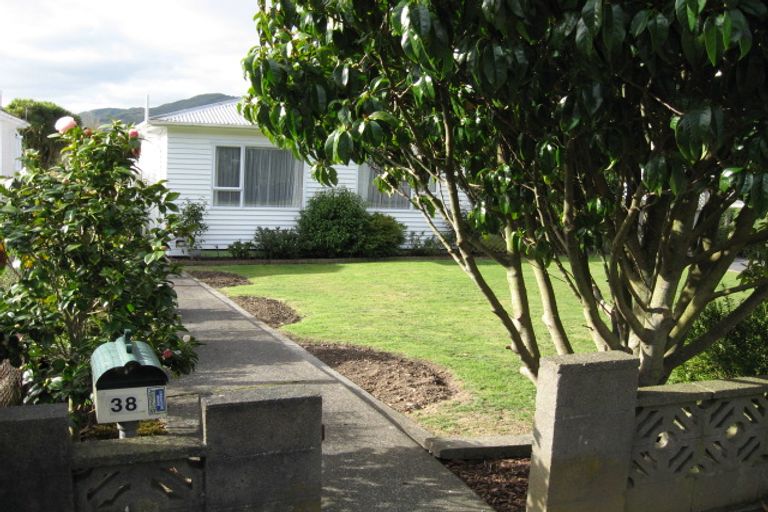 Photo of property in 38 Fraser Street, Wainuiomata, Lower Hutt, 5014