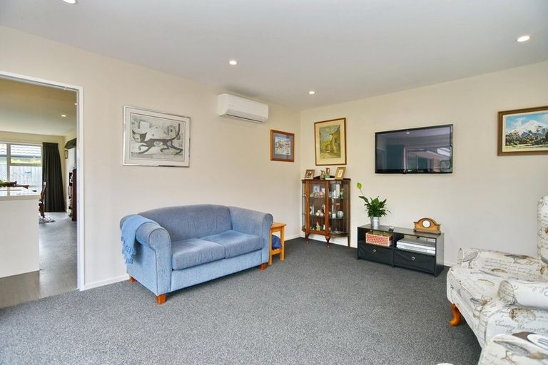 Photo of property in 27 Carmichael Street, Rangiora, 7400