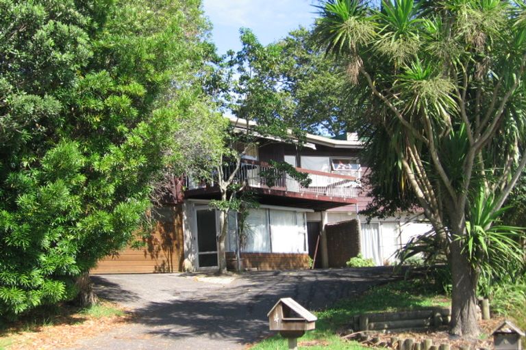 Photo of property in 4 Havelle Avenue, Titirangi, Auckland, 0604