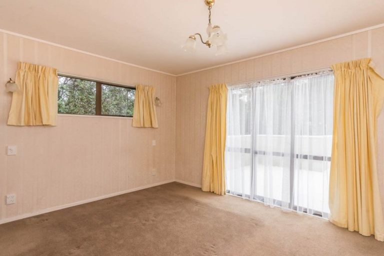 Photo of property in 11 Wirihana Road, Titirangi, Auckland, 0604