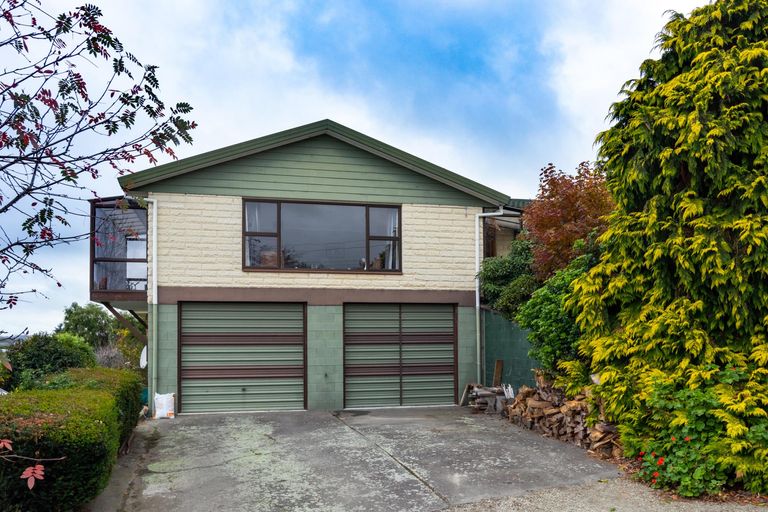 Photo of property in 2 Manse Street, Pleasant Point, 7903