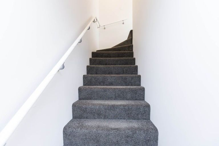 Photo of property in 18 Dahl Drive, Wallaceville, Upper Hutt, 5018