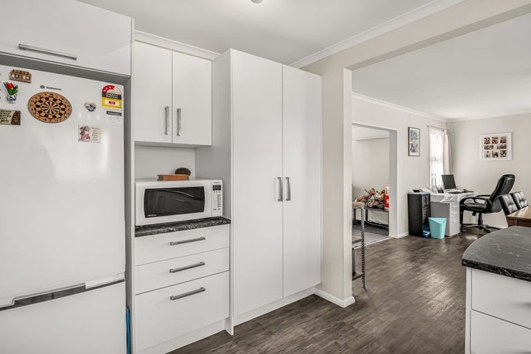 Photo of property in 29 John F Kennedy Drive, Milson, Palmerston North, 4414