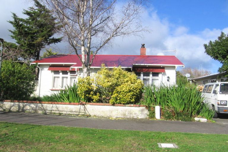 Photo of property in 42 Saint Johns Avenue, Palmerston North, 4414