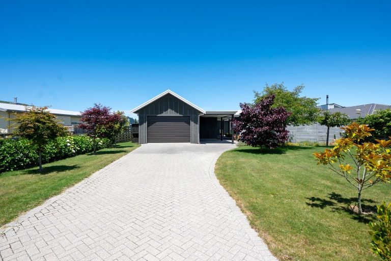 Photo of property in 9 Pukeko Way, Kinloch, Taupo, 3377