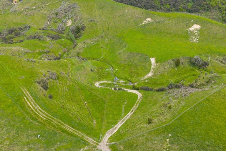 Photo of property in 158 Pahiatua Aokautere Road, Aokautere, 4471