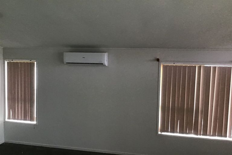 Photo of property in 180 Mahia Road, Wattle Downs, Auckland, 2103