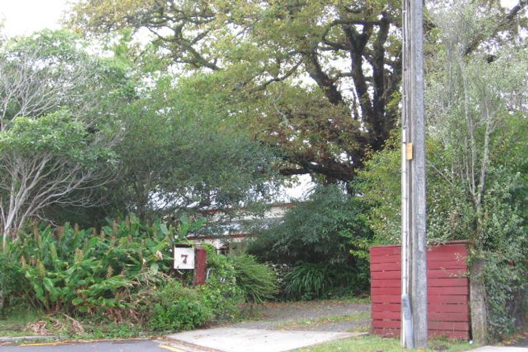 Photo of property in 7 Manui Place, Sunnyvale, Auckland, 0612