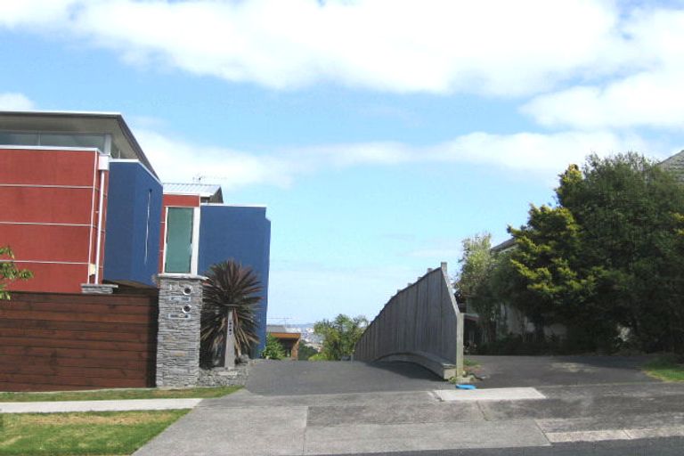 Photo of property in 11a Pupuke Road, Birkenhead, Auckland, 0627