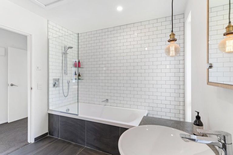 Photo of property in 24 Norfolk Street, Arrowtown, 9302