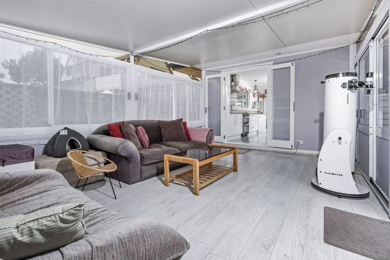 Photo of property in 80 Weatherly Road, Torbay, Auckland, 0630