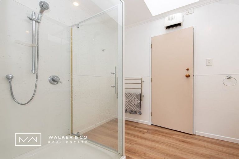 Photo of property in 2 Bathurst Street, Heretaunga, Upper Hutt, 5018