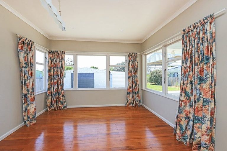 Photo of property in 38 Hillary Crescent, Maraenui, Napier, 4110