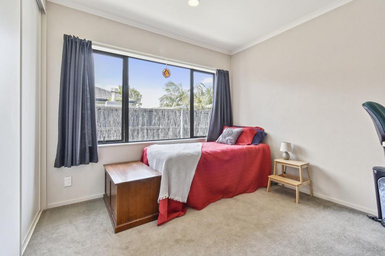 Photo of property in 25 Girvan Terrace, Wattle Downs, Auckland, 2103