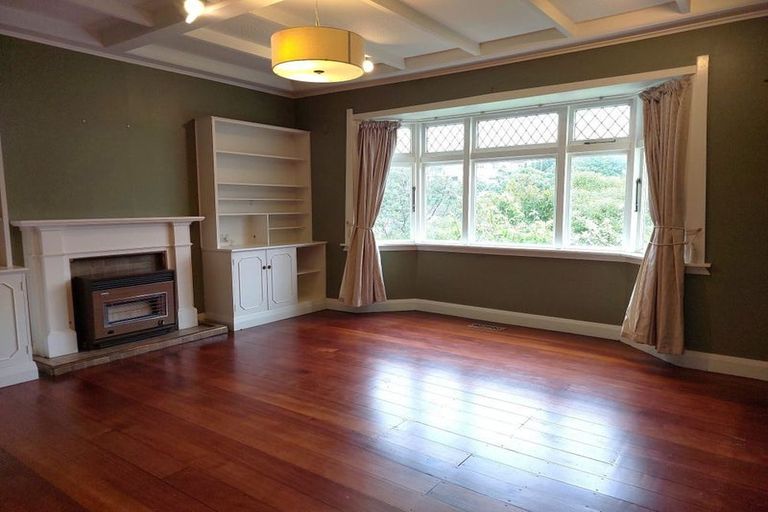 Photo of property in 6 Highland Crescent, Wadestown, Wellington, 6012