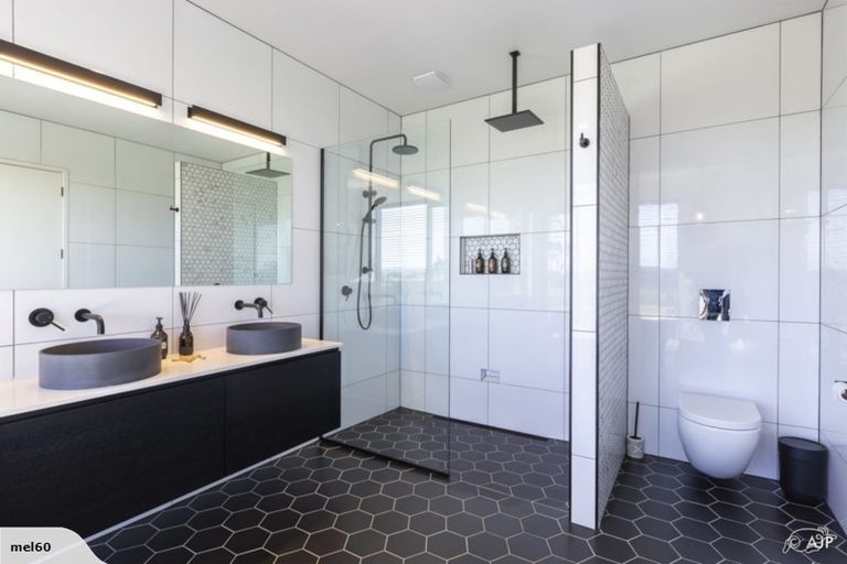 Photo of property in 15 Kotuku Road, Waiuku, 2682