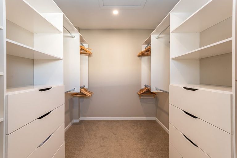 Photo of property in 2 Inverness Lane, Redcliffs, Christchurch, 8081