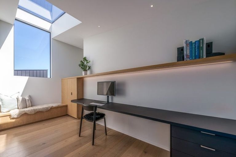 Photo of property in 16 Robrosa Street, Wanaka, 9305