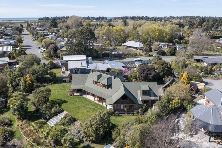 Photo of property in 62 Queens Avenue, Waikuku Beach, 7402