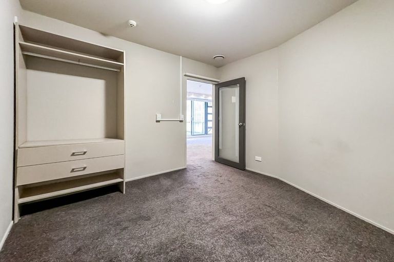 Photo of property in Sharella Living, 20 Glenmore Street, Thorndon, Wellington, 6011