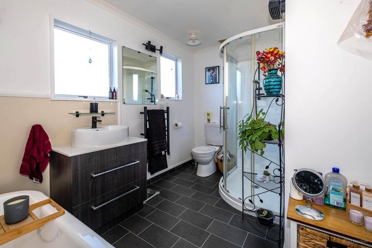 Photo of property in 10 Studholme Street, Waimate, 7924