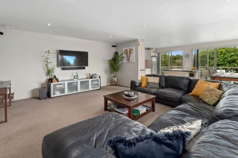 Photo of property in 3 Scott Road, Stanmore Bay, Whangaparaoa, 0932