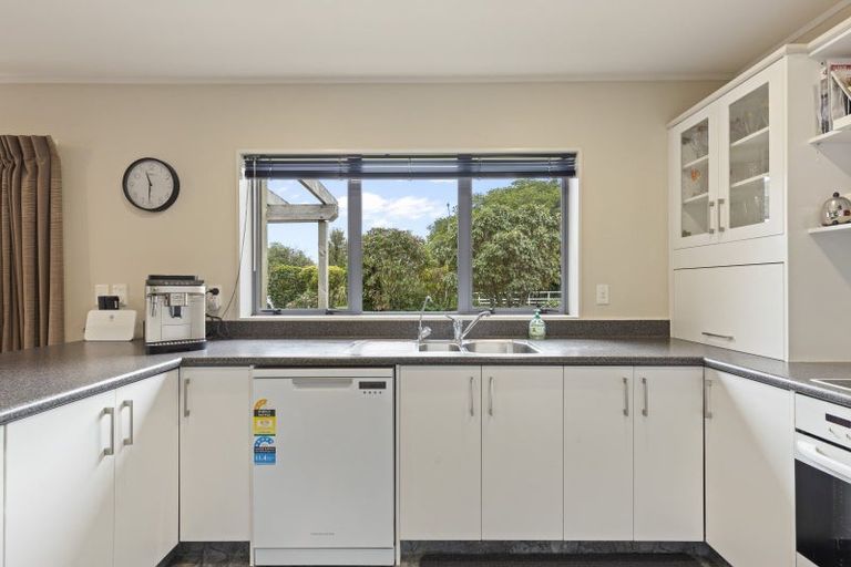 Photo of property in 64 Branch Road, Highlands Park, New Plymouth, 4312