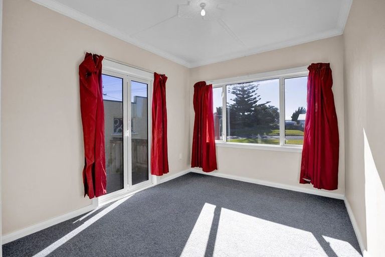 Photo of property in 35 Norfolk Street, Patea, 4520