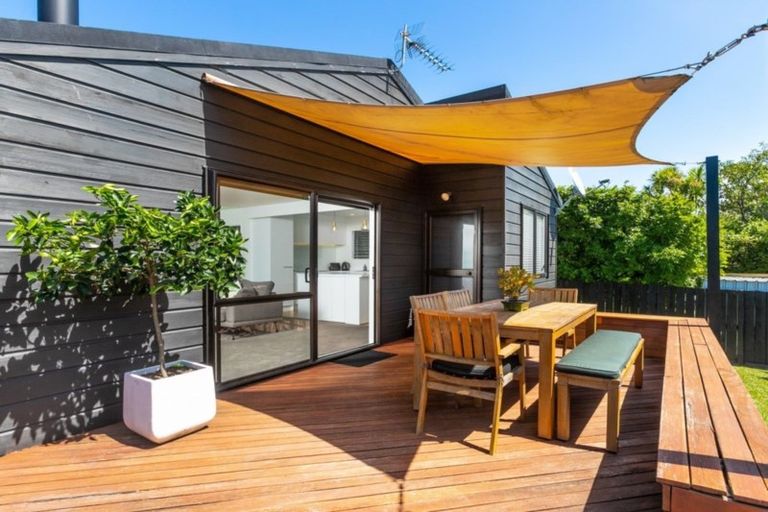 Photo of property in 35b Formby Avenue, Point Chevalier, Auckland, 1022