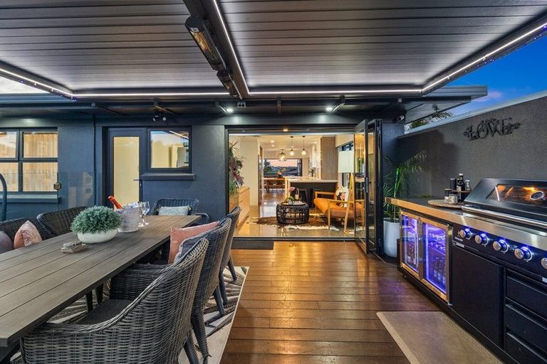 Photo of property in 16 Clyside Avenue, Half Moon Bay, Auckland, 2012