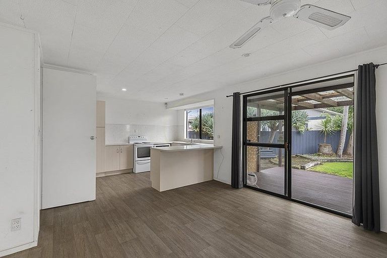 Photo of property in 18 Justamere Place, Weymouth, Auckland, 2103