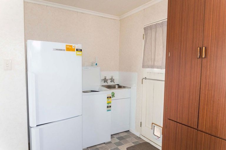 Photo of property in 4 Mccallum Street, Dannevirke, 4930