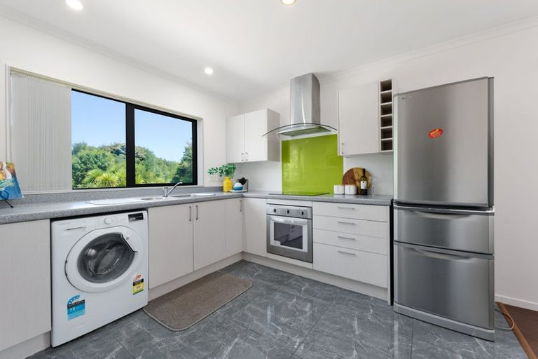 Photo of property in 24 Foundation Place, Glen Eden, Auckland, 0602