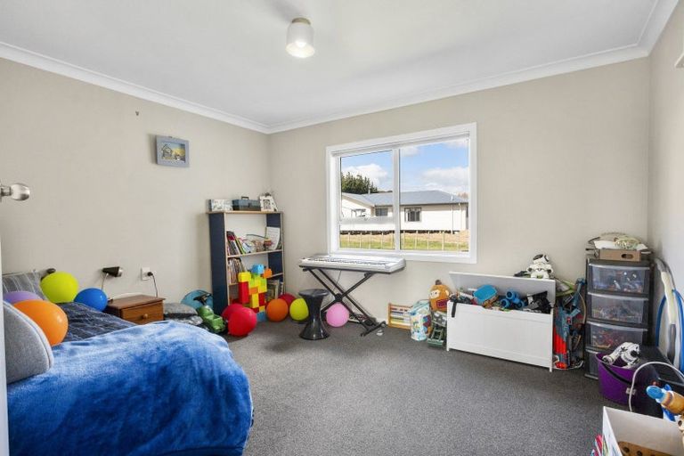 Photo of property in 20 Monteith Street, Halcombe, 4779