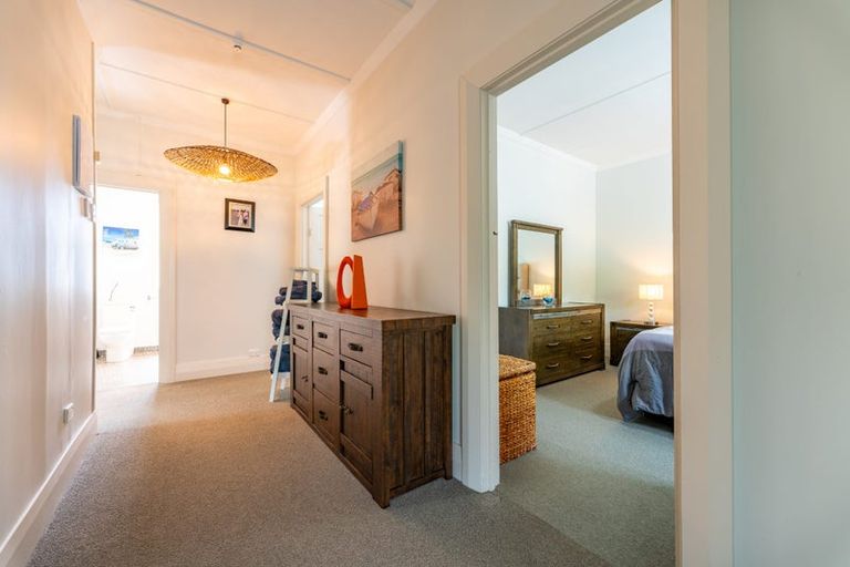 Photo of property in 8 London Street, Hampden, 9410