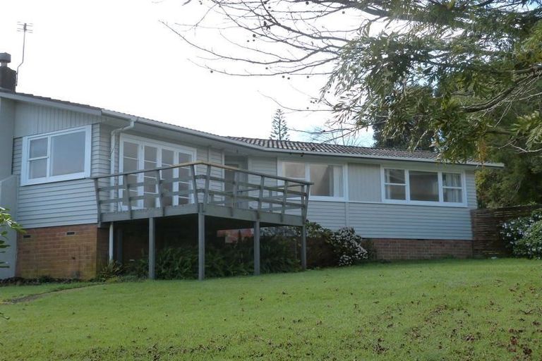 Photo of property in 9 Thomas Avenue, Te Atatu Peninsula, Auckland, 0610