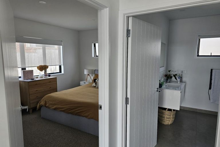 Photo of property in 19a Braemar Road, Rothesay Bay, Auckland, 0630