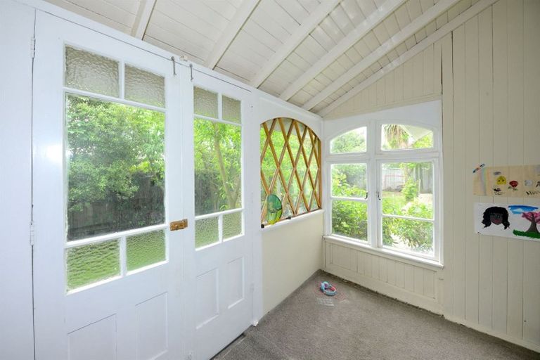 Photo of property in 27 Owles Terrace, New Brighton, Christchurch, 8061