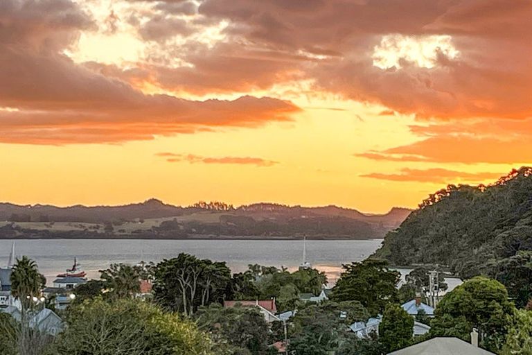 Photo of property in 13 Long Beach Road, Russell, 0202