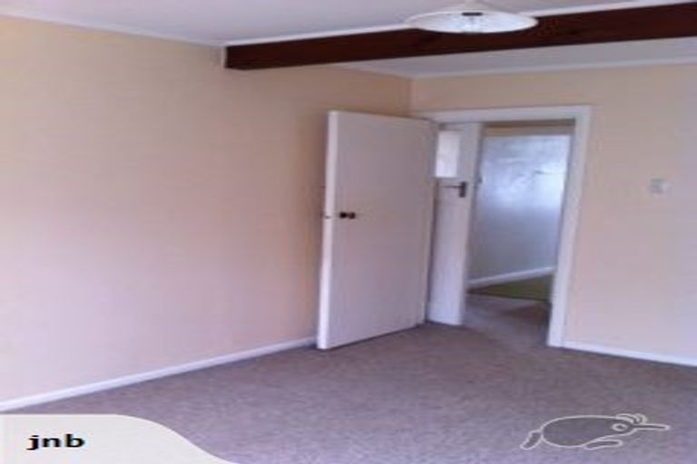 Photo of property in 8 Rixon Grove, Mount Victoria, Wellington, 6011