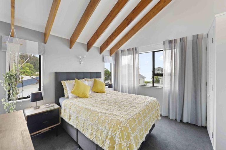 Photo of property in 42a Matakatia Parade, Matakatia, Whangaparaoa, 0930