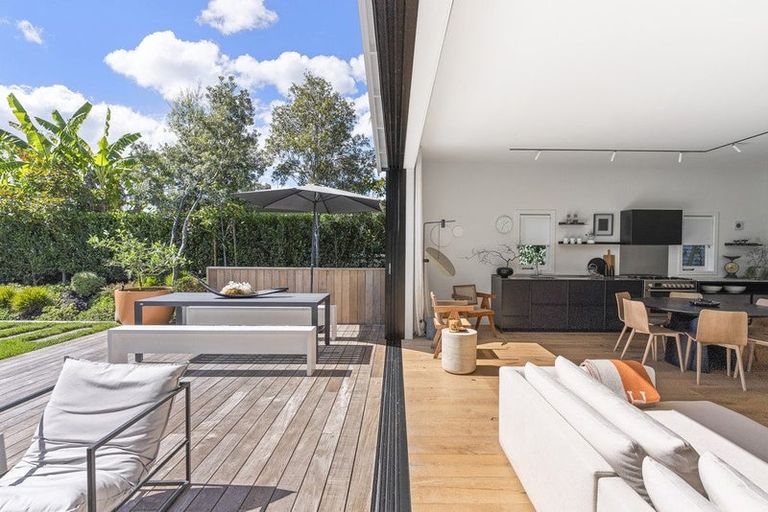 Photo of property in 41 Sackville Street, Grey Lynn, Auckland, 1021