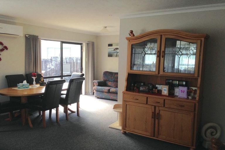 Photo of property in 6a Laredo Grove, Totara Park, Upper Hutt, 5018