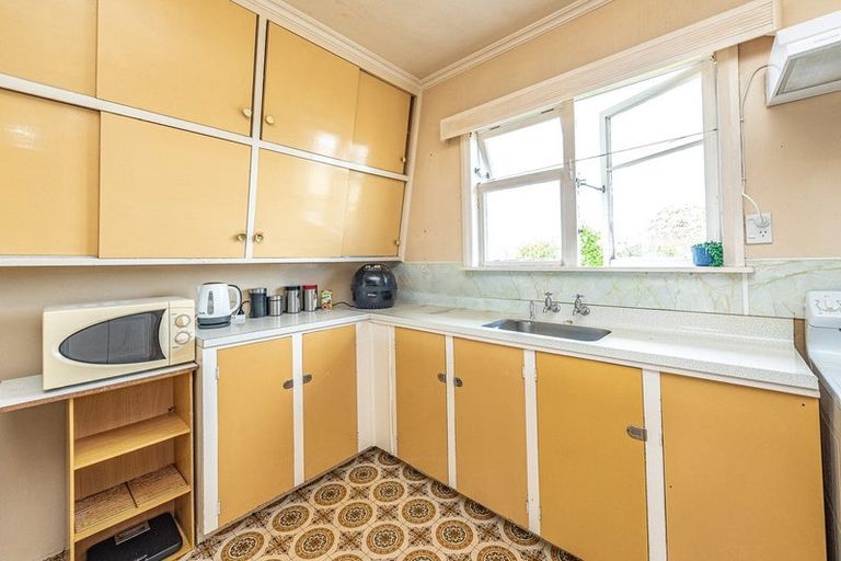 Photo of property in 4 Tongariro Street, Castlecliff, Whanganui, 4501