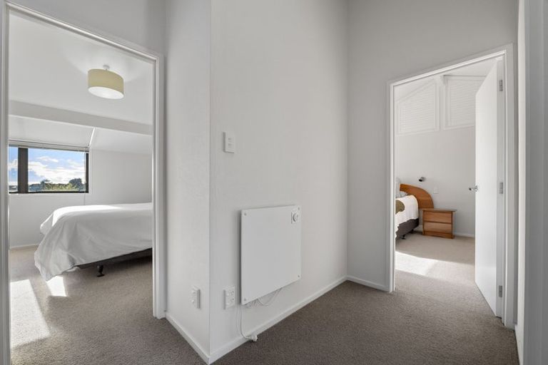 Photo of property in 64 Karina Road, Merrilands, New Plymouth, 4312