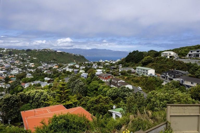 Photo of property in 11 Dart Crescent, Island Bay, Wellington, 6023
