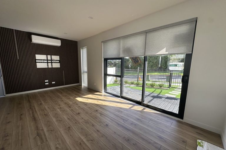 Photo of property in 17a Midgley Road, West Harbour, Auckland, 0618