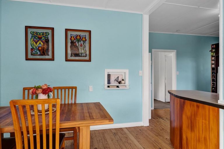 Photo of property in 464 South Road, Omata, New Plymouth, 4374